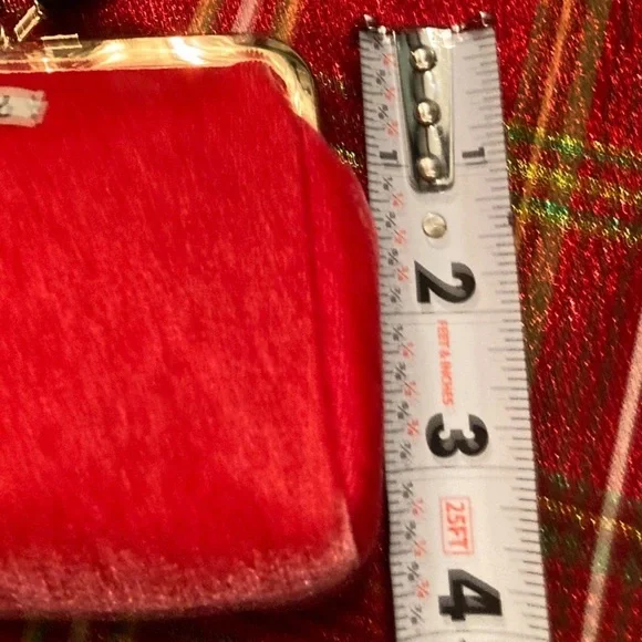 NIB Miu Miu Kiss Lock Velvet Mini wallet / clutch / pouch - Picture 5 of 5